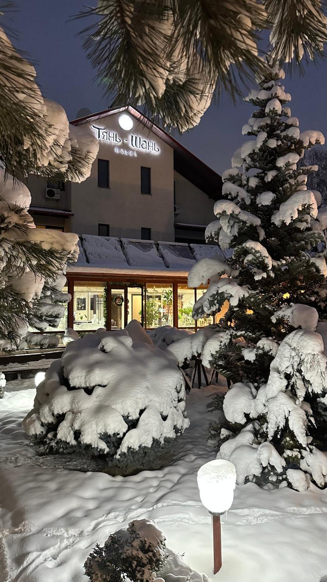 Tian-Shan Hotel Bishkek Exterior foto